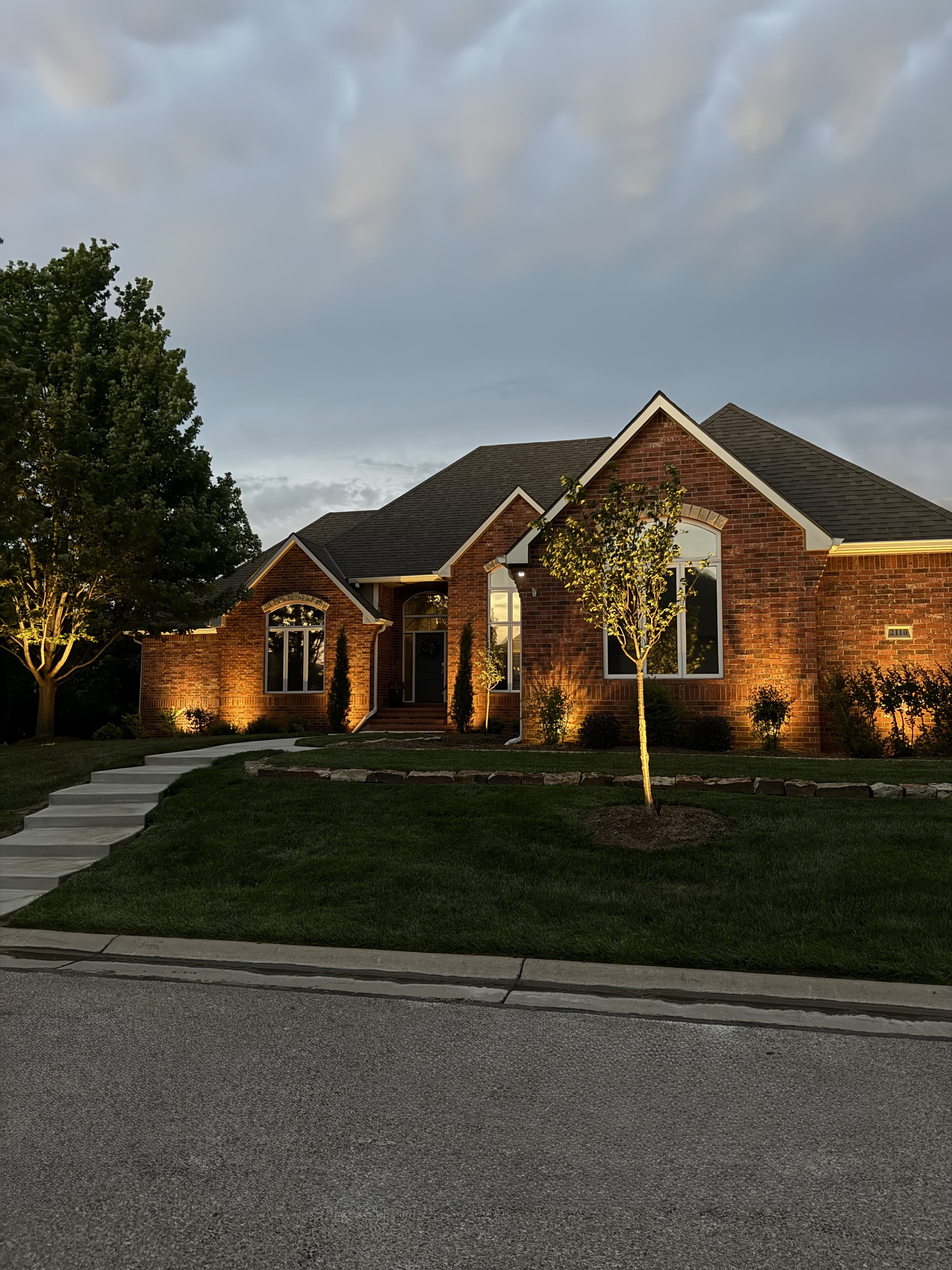 Oak Creek landscape and entry lighting detail