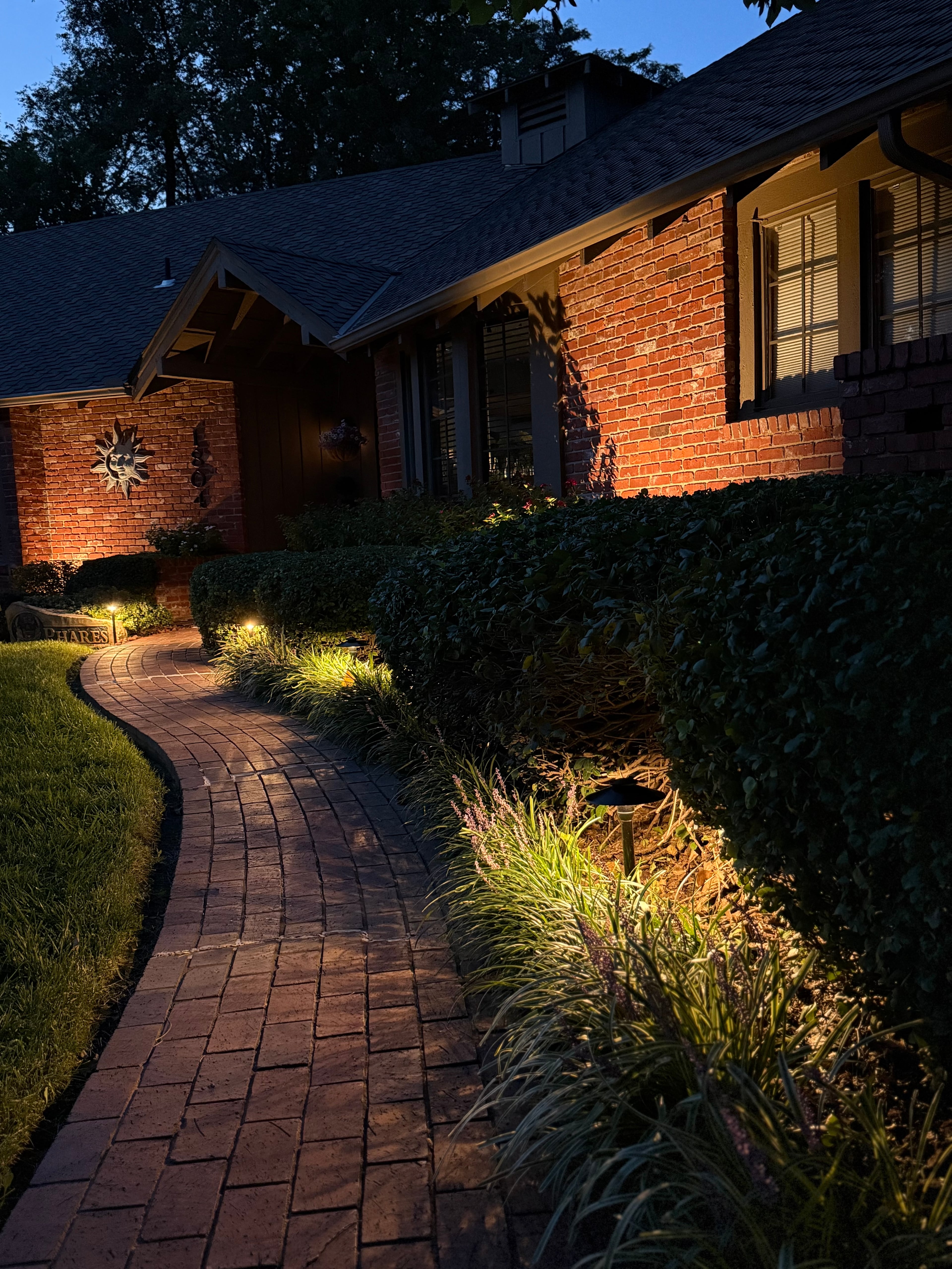 Pathway & Walkway Lighting
