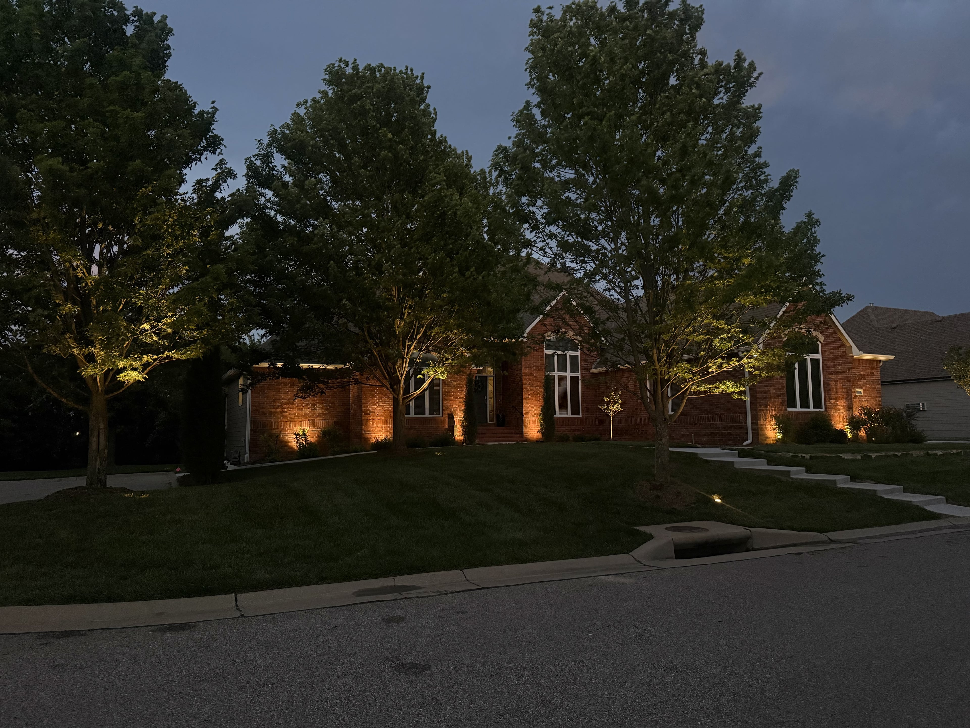 Oak Creek Front Yard Lighting